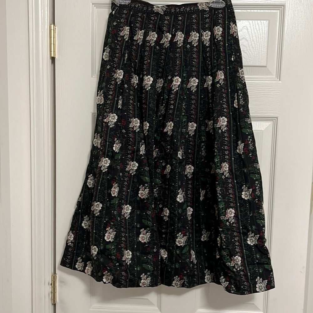 Vintage Austrian skirt, EU size 38, waist 27 1/2 inch
